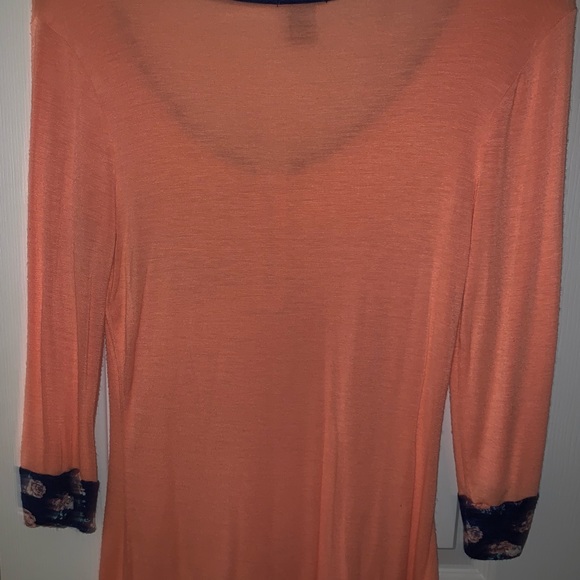 Top/Shirt - Picture 4 of 4